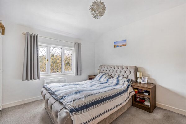 High Road, Waterford, Hertford