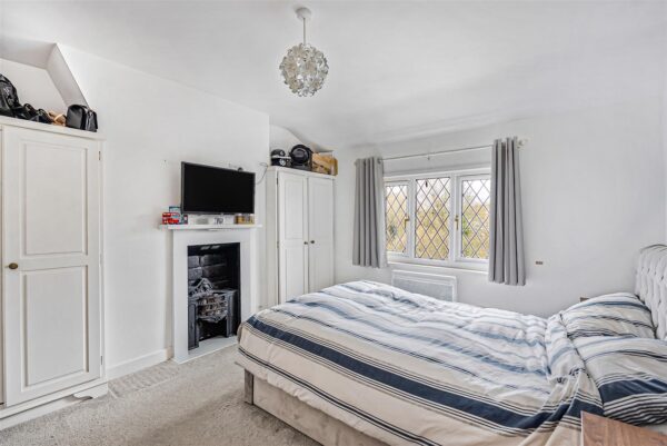 High Road, Waterford, Hertford