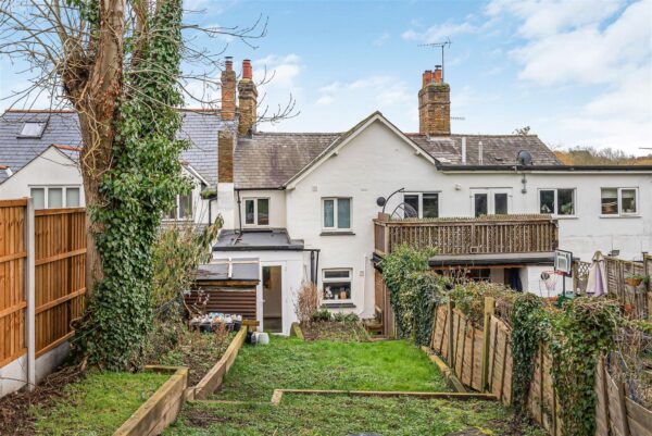 High Road, Waterford, Hertford