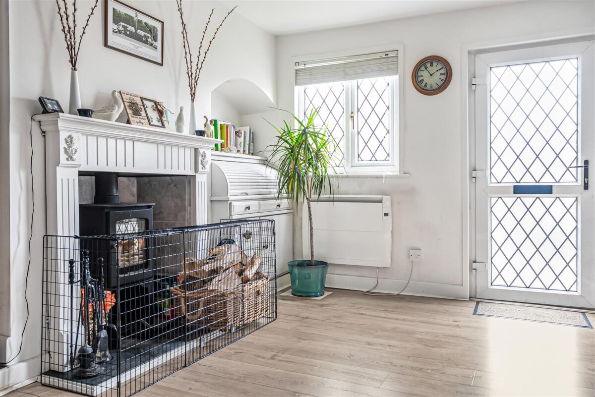 High Road, Waterford, Hertford