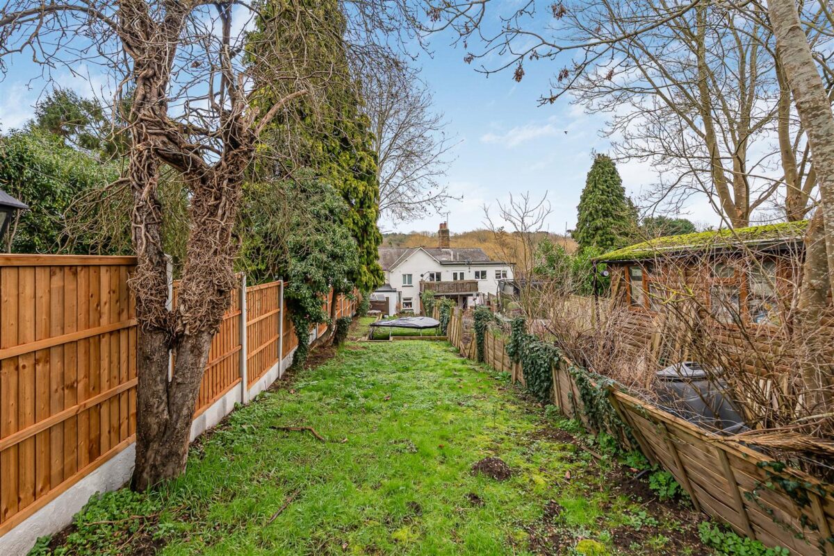 High Road, Waterford, Hertford