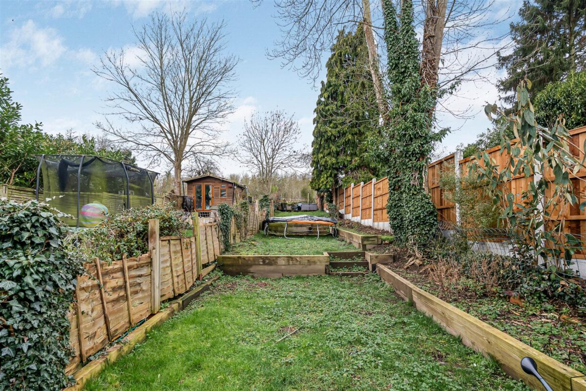 High Road, Waterford, Hertford