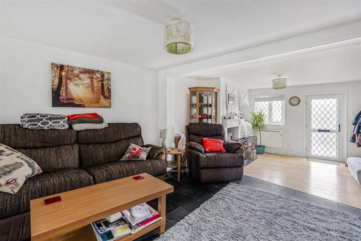 High Road, Waterford, Hertford