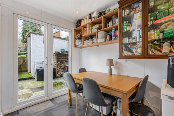 High Road, Waterford, Hertford