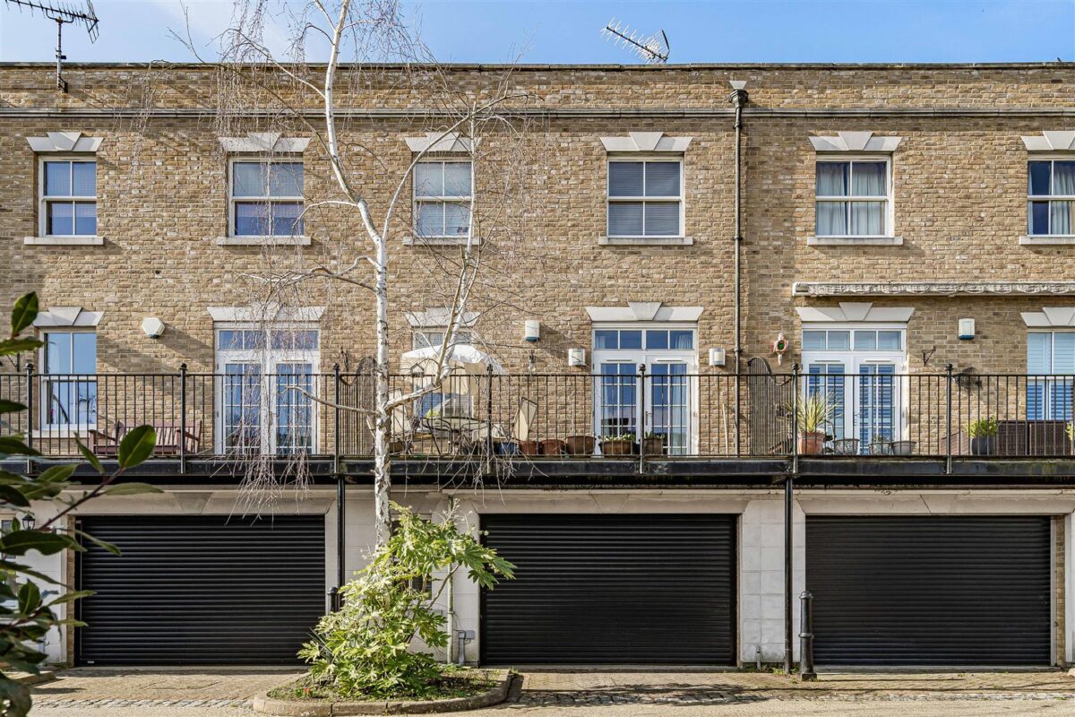 Youngs Mews, Hertford