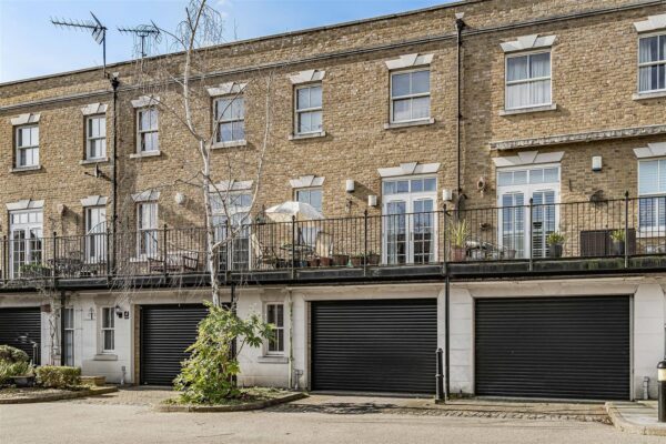 Youngs Mews, Hertford