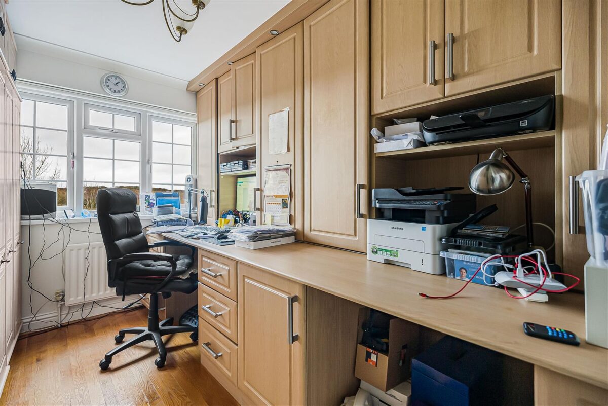 Bittern Close, Cheshunt, Waltham Cross