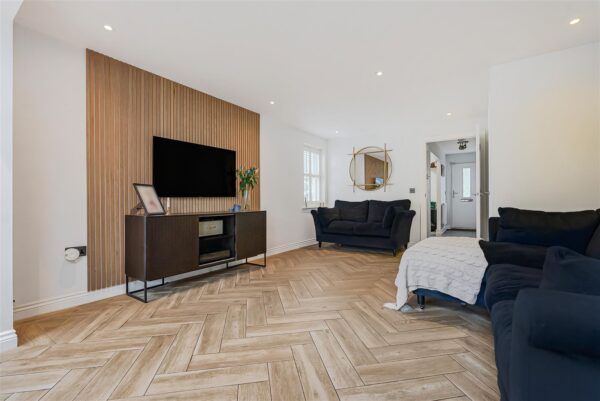 Olvega Drive, Buntingford