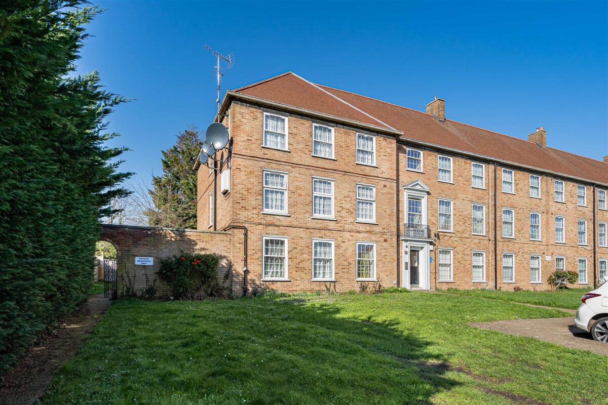 Manor Court, Enfield