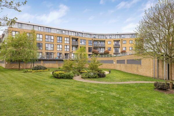 Smeaton Court, Hertford