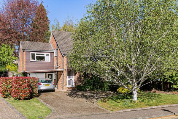 2 Valley Close, Hertford