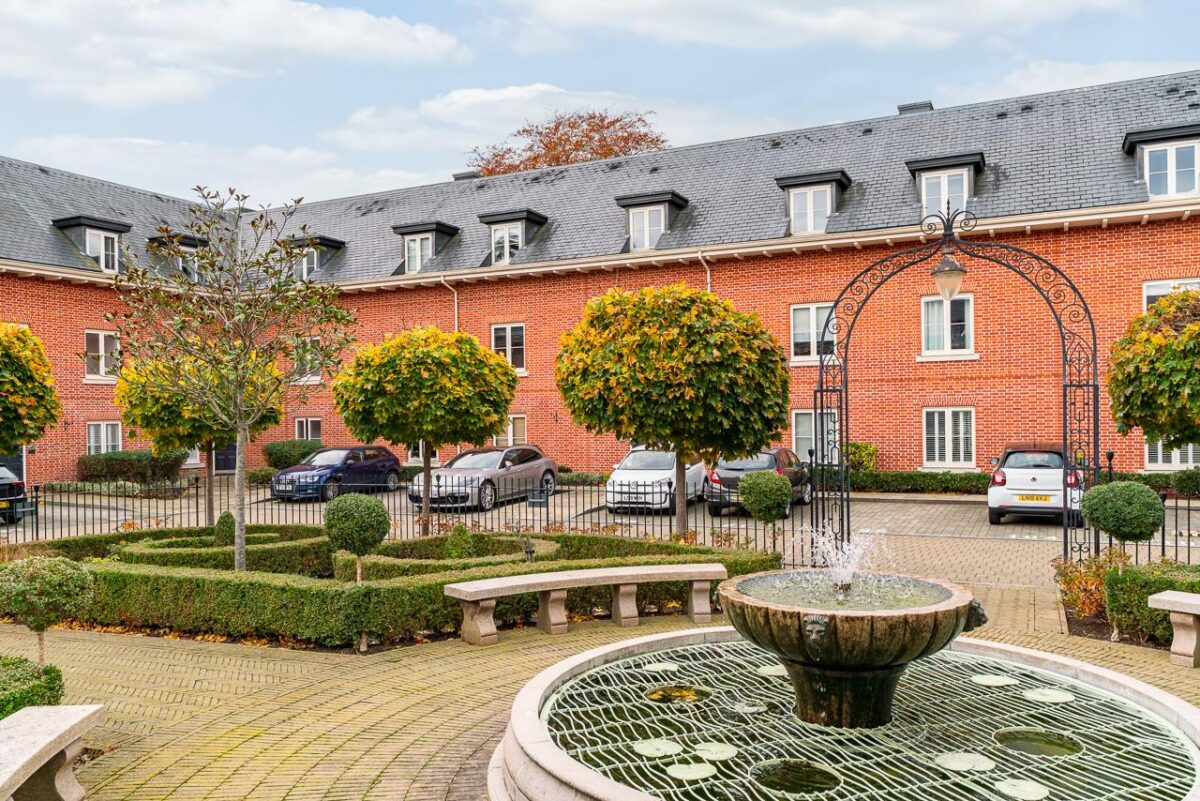 Henmarsh Court, Balls Park, SG13