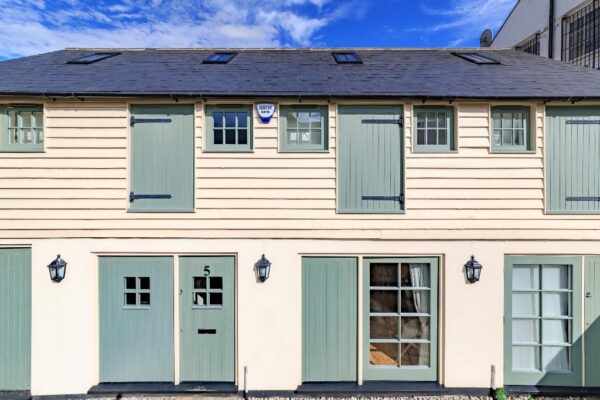 Maidenhead Yard, Hertford, SG14