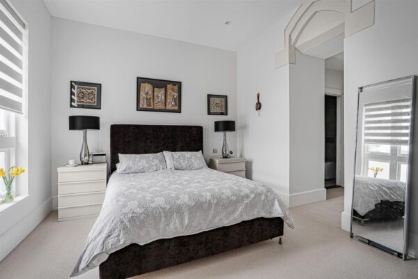Shepherd Suite, Hamels Park
