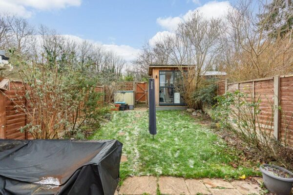 Brookside, Hertford, SG13