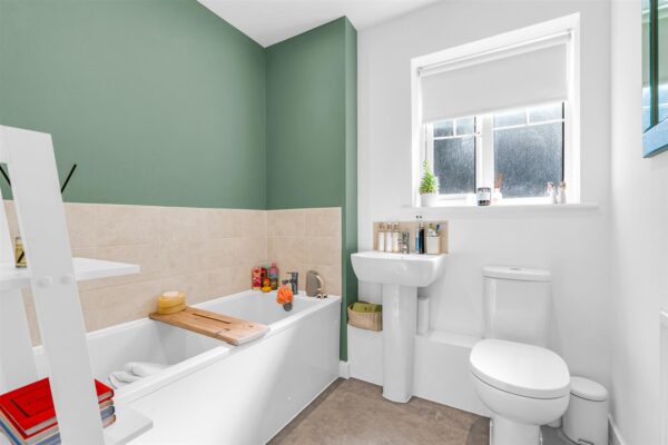 Arnold Close, Hertford, SG13