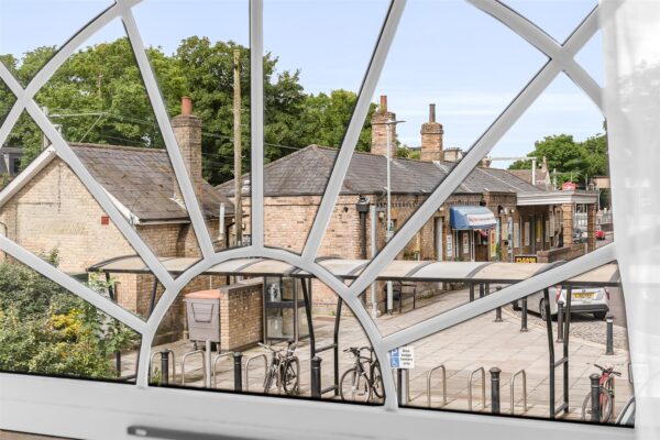 Station Road, Ware, SG12