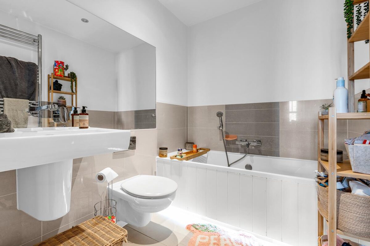 Smeaton Court, Hertford, SG13