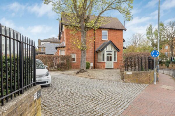 North Road, Hertford, SG14