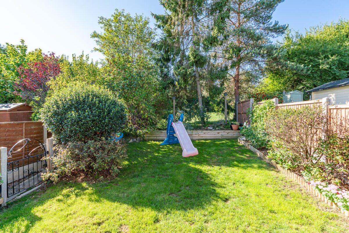 Brookside, Hertford, SG13