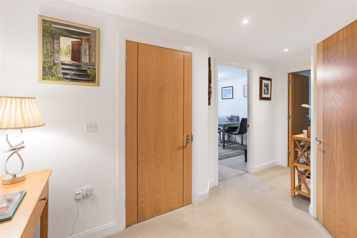 Hale Road, Hertford, SG13