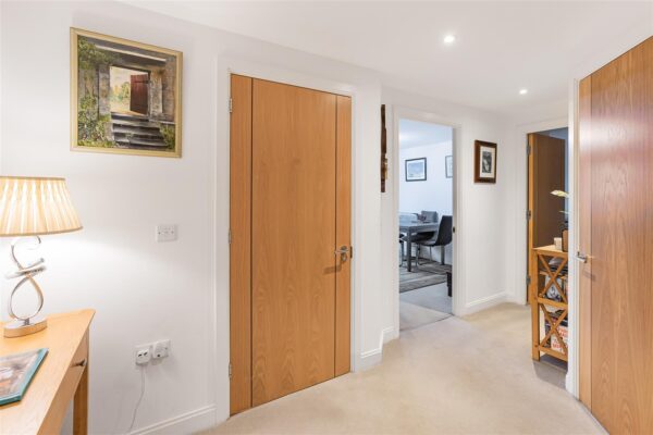 Hale Road, Hertford, SG13
