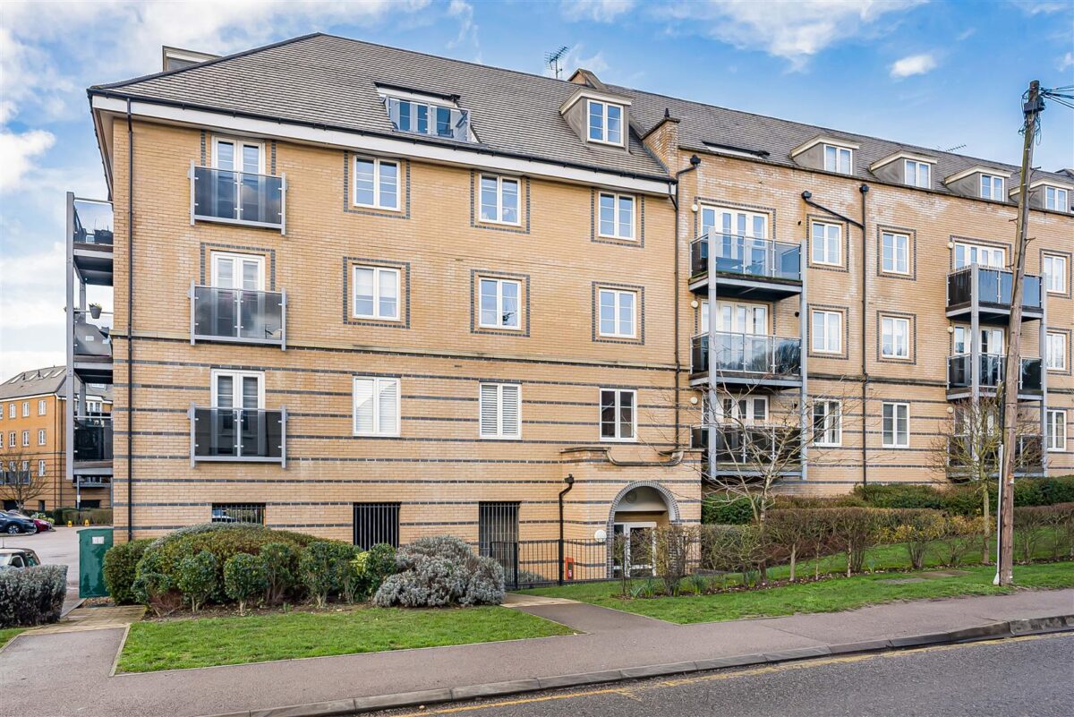 Constables Way, Hertford, SG13