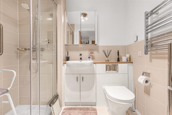 Hale Road, Hertford, SG13