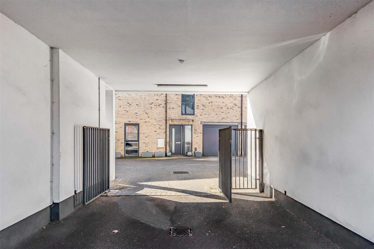 North Road, Hertford, SG14