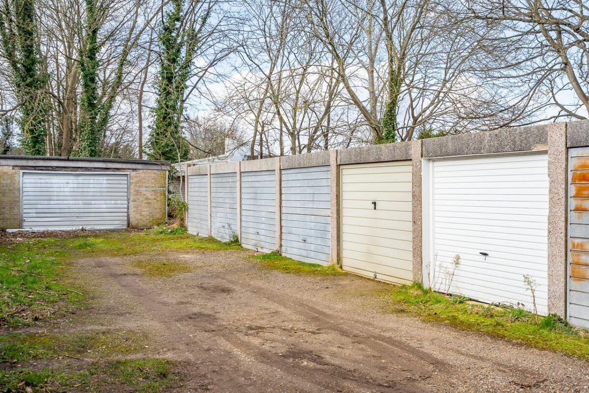 Brookside, Hertford, SG13