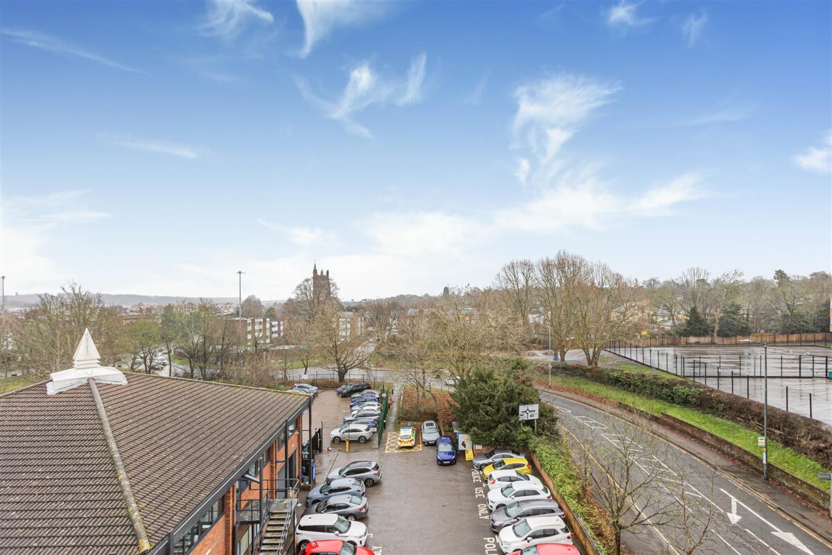 Hale Road, Hertford, SG13