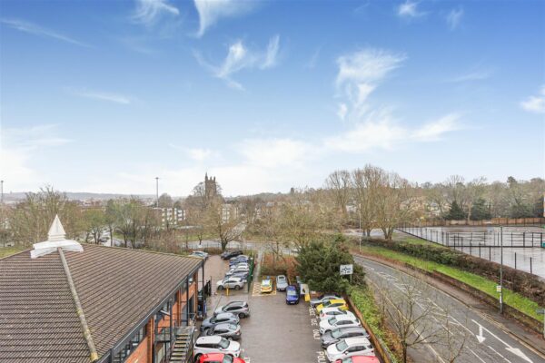 Hale Road, Hertford, SG13