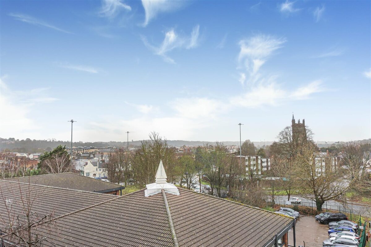 Hale Road, Hertford, SG13