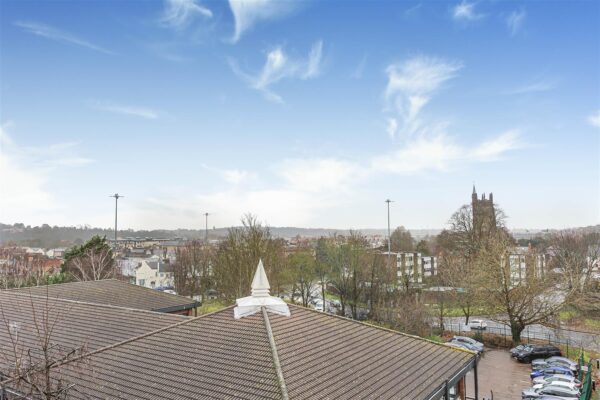Hale Road, Hertford, SG13