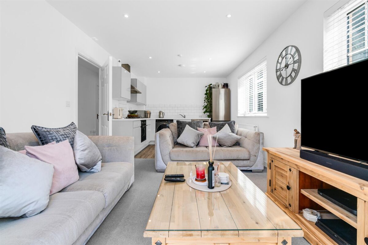 Arnold Close, Hertford, SG13