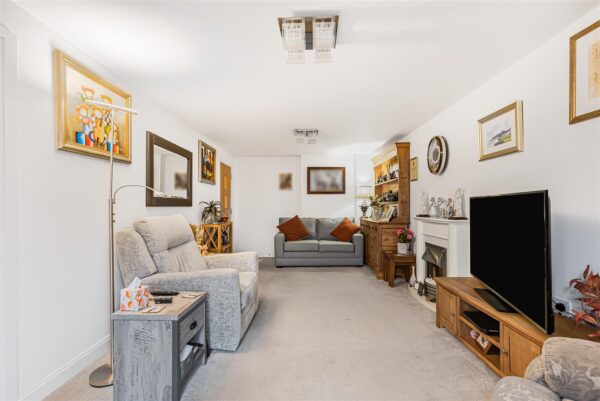 Hale Road, Hertford, SG13