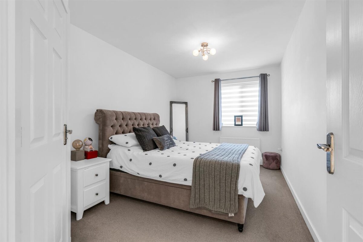 Arnold Close, Hertford, SG13
