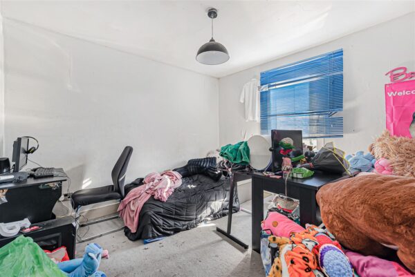 Cadmore Lane, Cheshunt, EN8