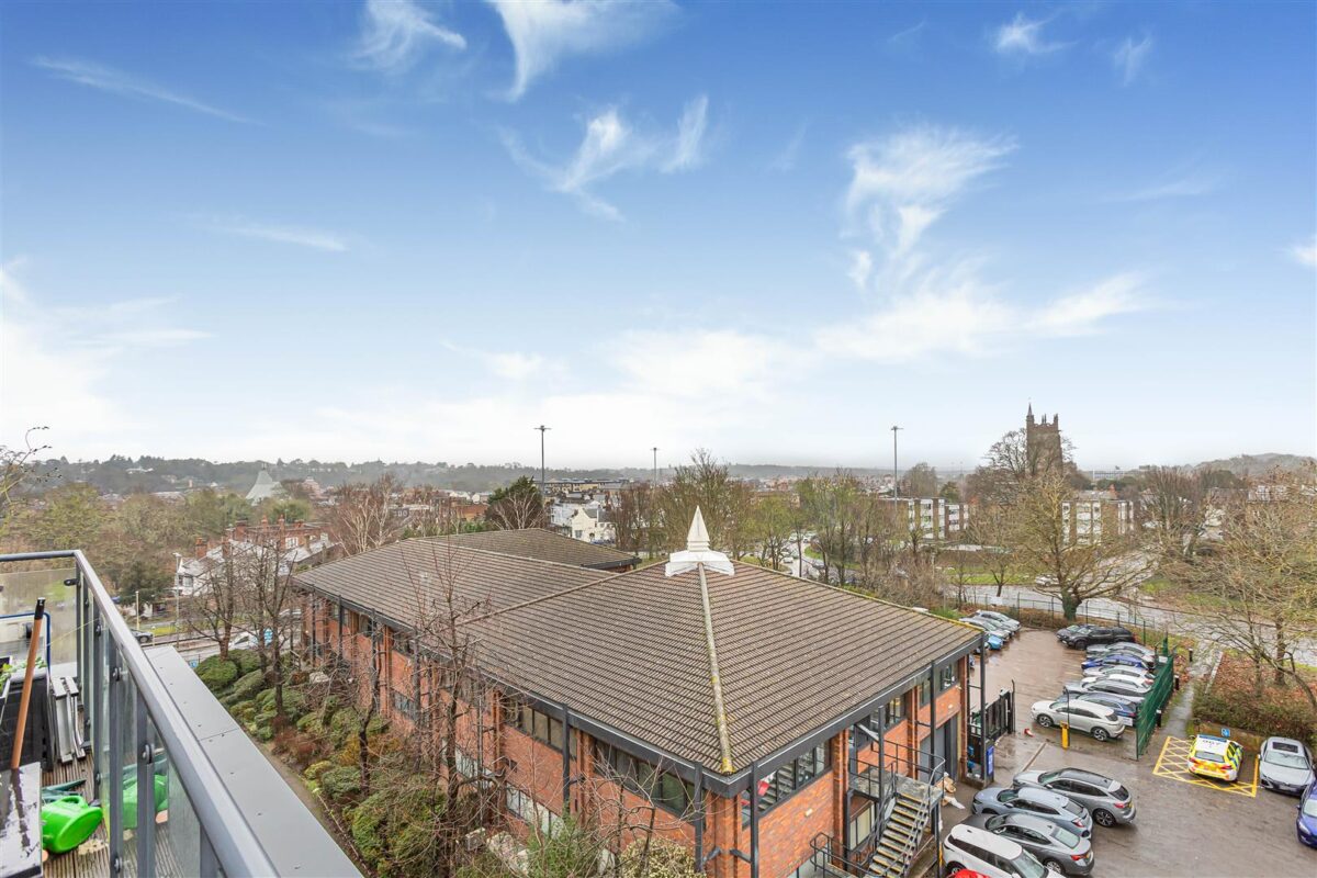 Hale Road, Hertford, SG13