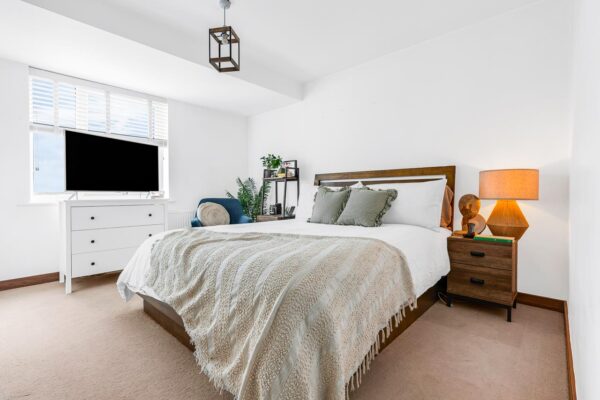 Smeaton Court, Hertford, SG13