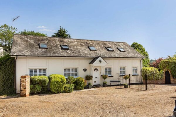 Crouchfield, Chapmore End, Ware
