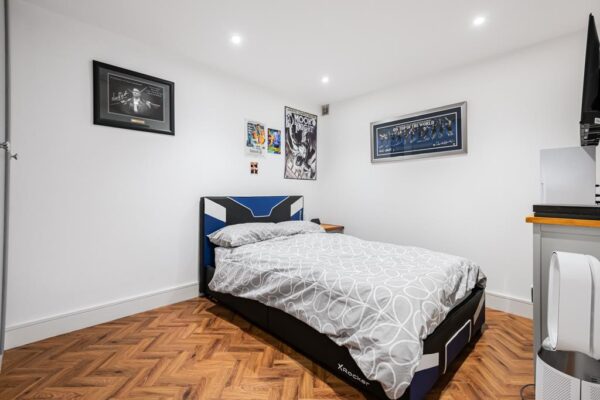 Kingfisher Close, Broxbourne