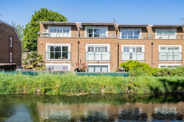 Kingfisher Close, Broxbourne