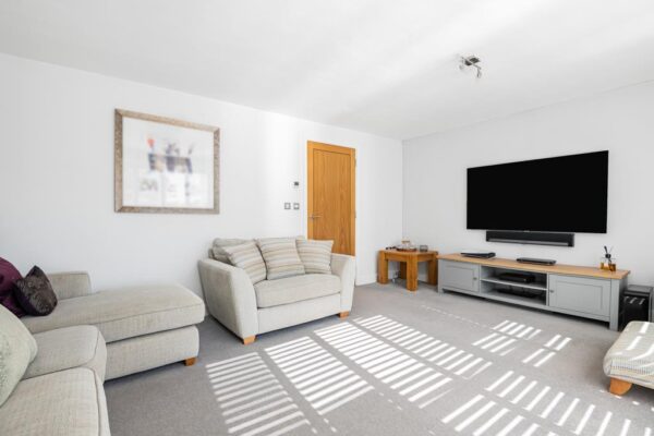 Kingfisher Close, Broxbourne