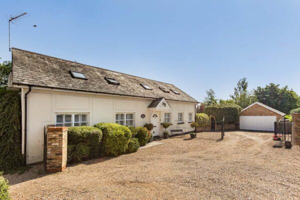 Crouchfield, Chapmore End, Ware