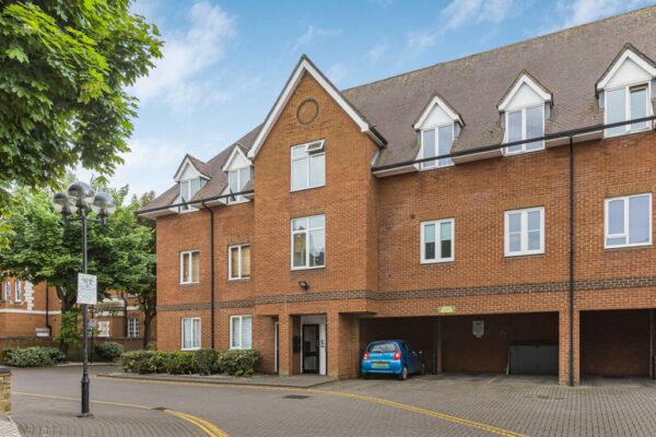 Bluecoat Court, Hertford