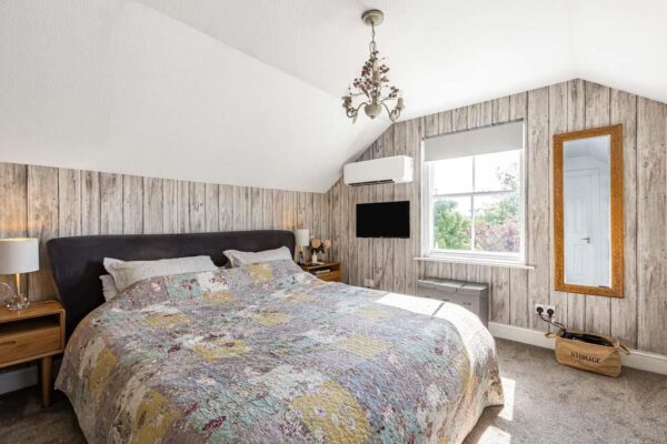 Crouchfield, Chapmore End, Ware
