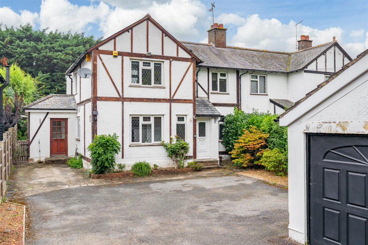 Thele Avenue, Stanstead Abbotts, SG12