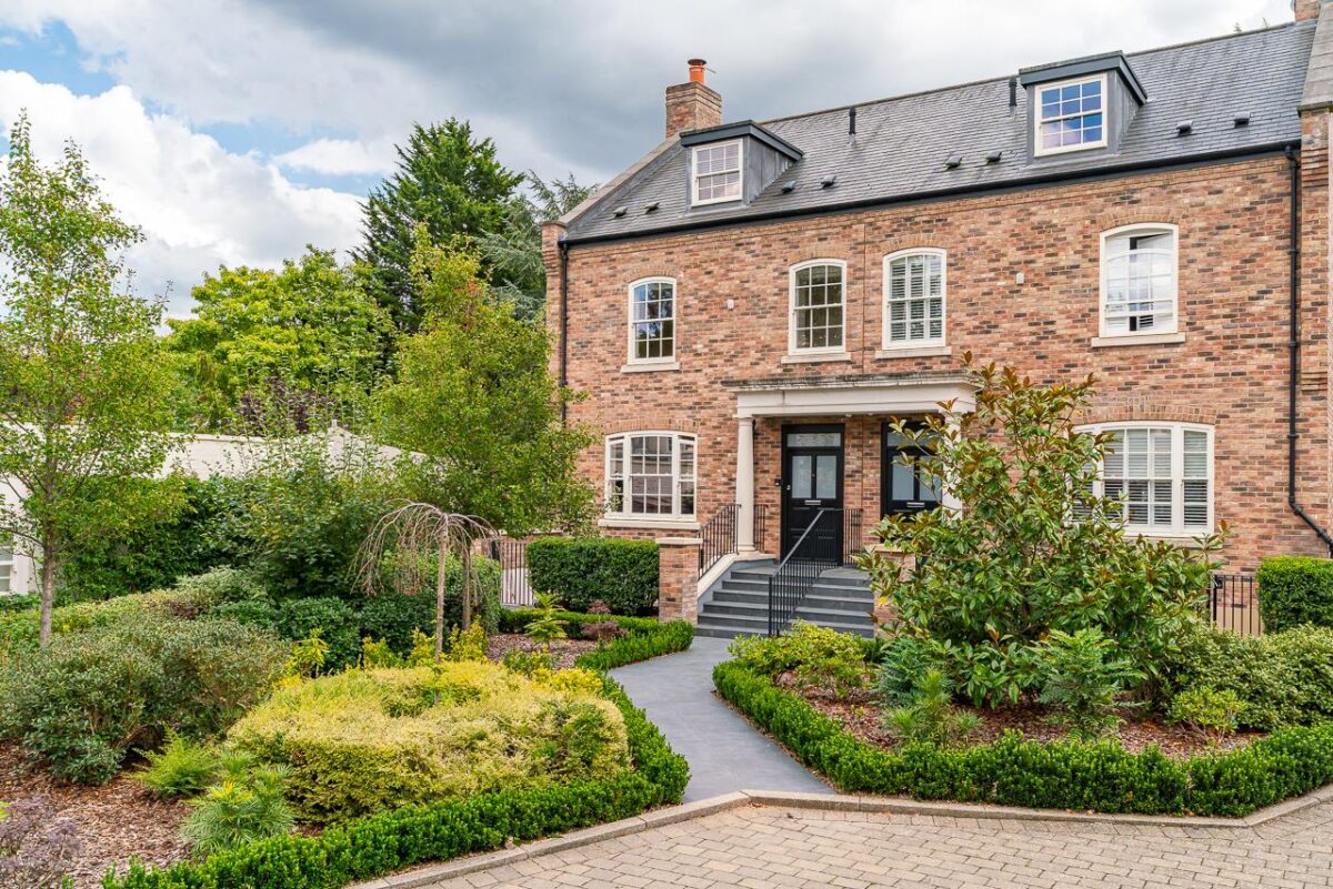 White Horse Close, Hertingfordbury, SG14