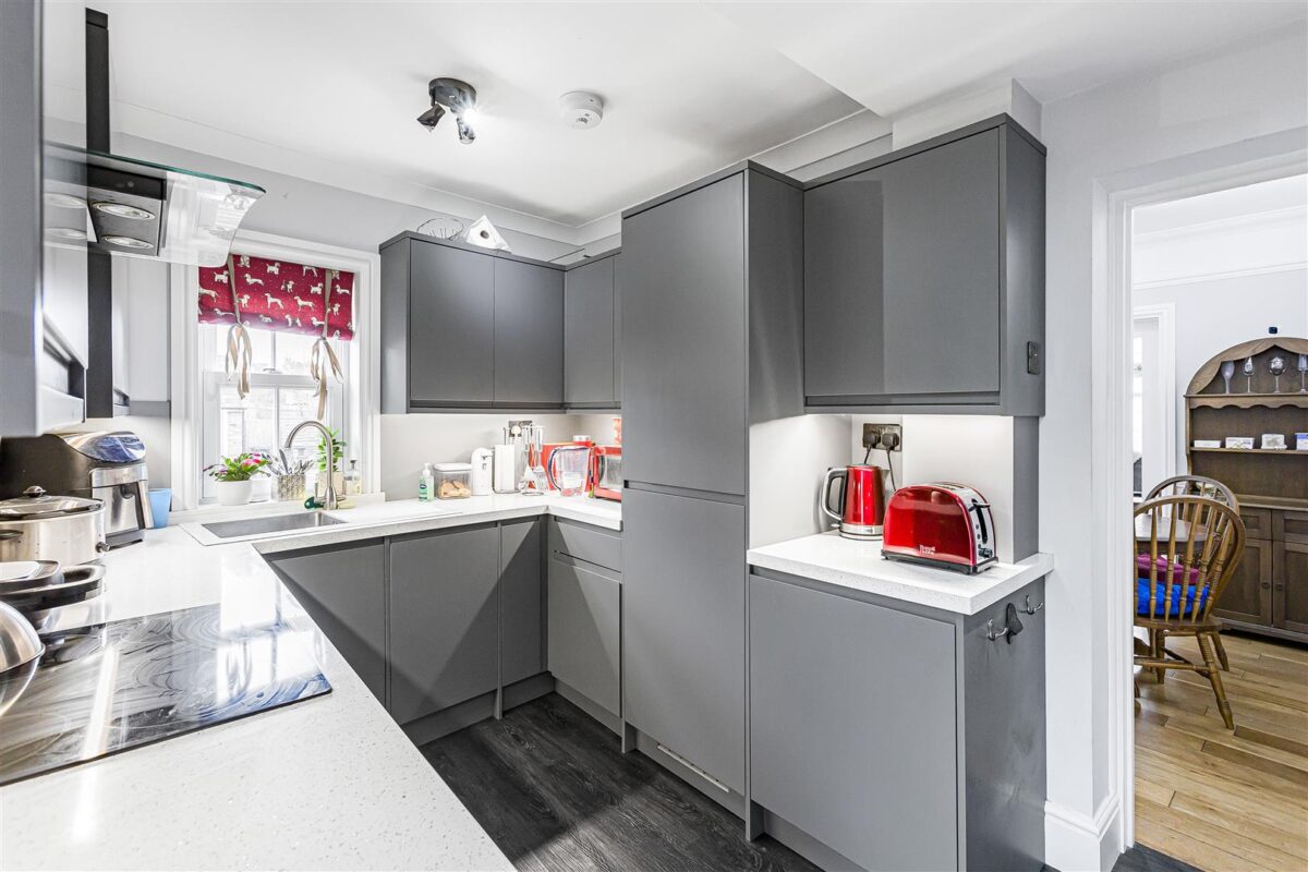 Musley Hill, Ware, SG12